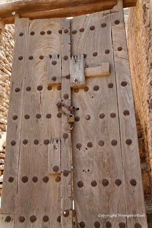 Porte cloutée dans la citadelle
Mots-clés: Zebid Zabid citadelle porte