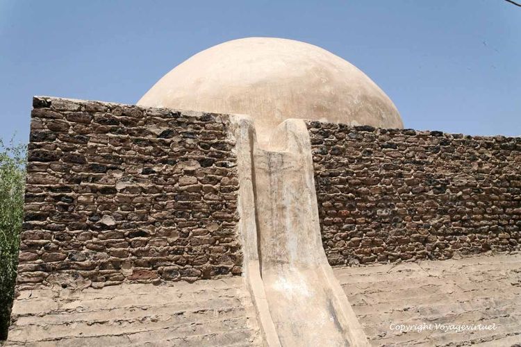 Quand j'allais géomètrisant mon corps au creux de ta blessure ...
Mots-clés: Zebid Zabid citadelle