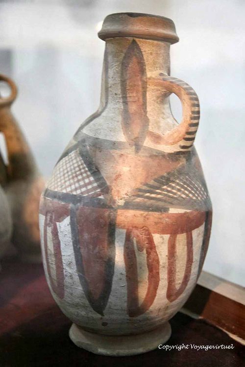 Vase antique peint
Mots-clés: Zebid Zabid citadelle musée