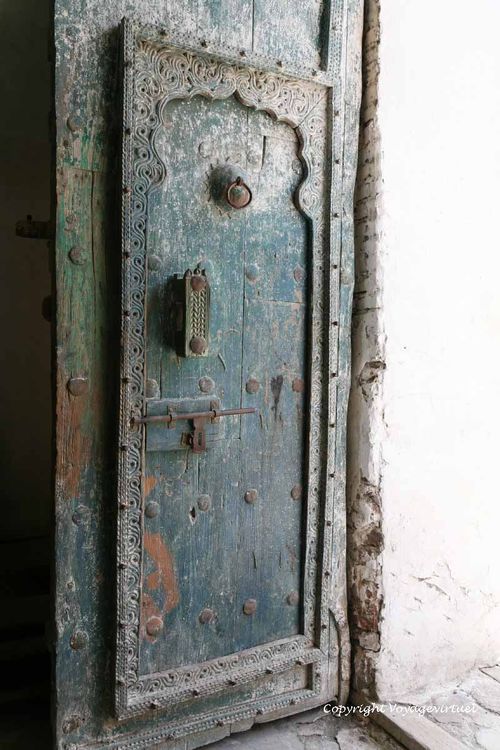 La porte de l'endroit où se règle les litiges
Mots-clés: Zebid Zabid