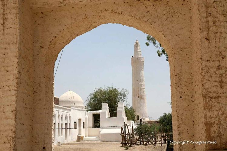 Par le trou de la serrure ...
Mots-clés: Zebid Zabid