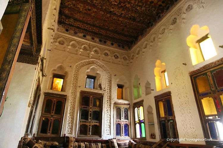 Le mafraj du palais aux vitres colorées
Mots-clés: Zebid Zabid palais mafraj